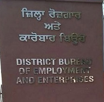 District Bureau of Employment and Commerce and MCC in collaboration with Chandigarh Vidya Jyoti Eduversity organized a job fair on 21st May.